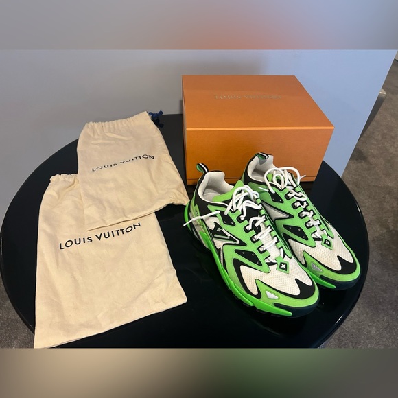 Barely Worn Louis Vuitton Vert Runner Tatic Sneaker - Picture 6 of 12